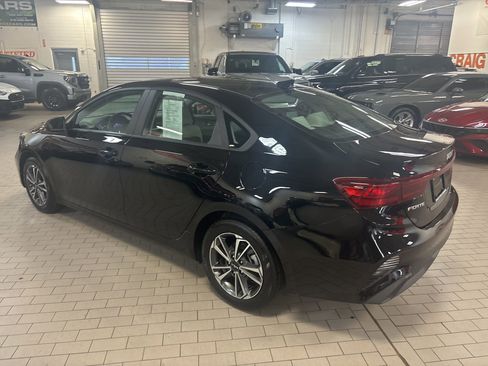 Used 2023 Kia Forte LXS w/ LXS Technology Package image 7