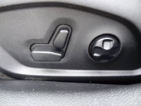 Used 2017 Jeep Compass Latitude w/ Popular Equipment Group image 7