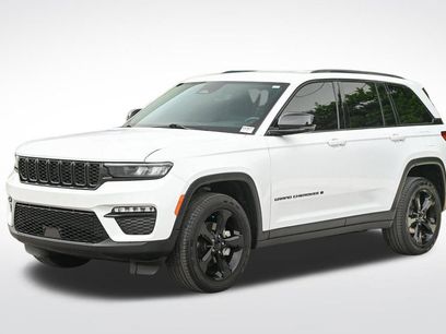 Used 2024 Jeep Grand Cherokee Limited w/ Black Appearance Package
