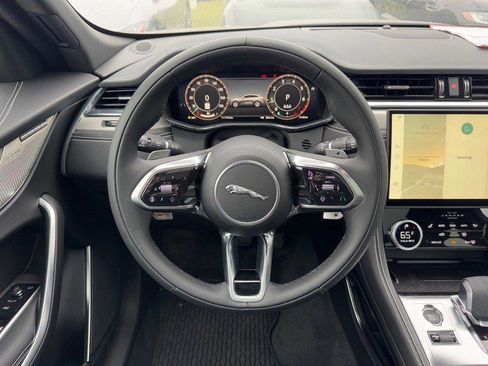 Used 2025 Jaguar F-PACE R-Dynamic S image 8