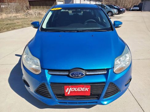 Used 2014 Ford Focus SE FWD image 2