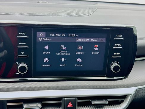 Used 2022 Kia K5 LXS image 9