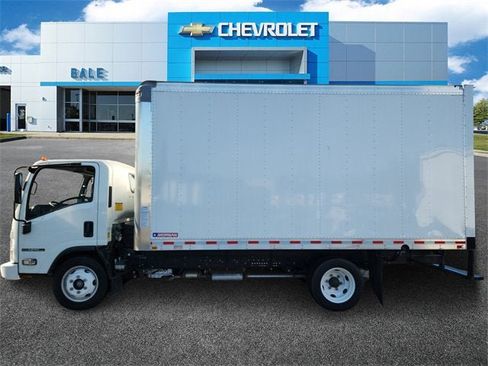 Used 2024 Isuzu NPR image 6