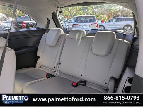 Used 2023 Honda Odyssey Touring image 12