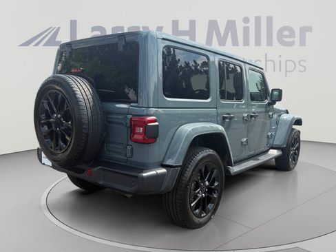 Used 2024 Jeep Wrangler Unlimited Sahara w/ Technology Group AWD/4WD image 5