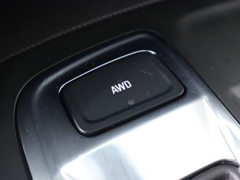 Used 2022 Chevrolet Equinox LT image 24