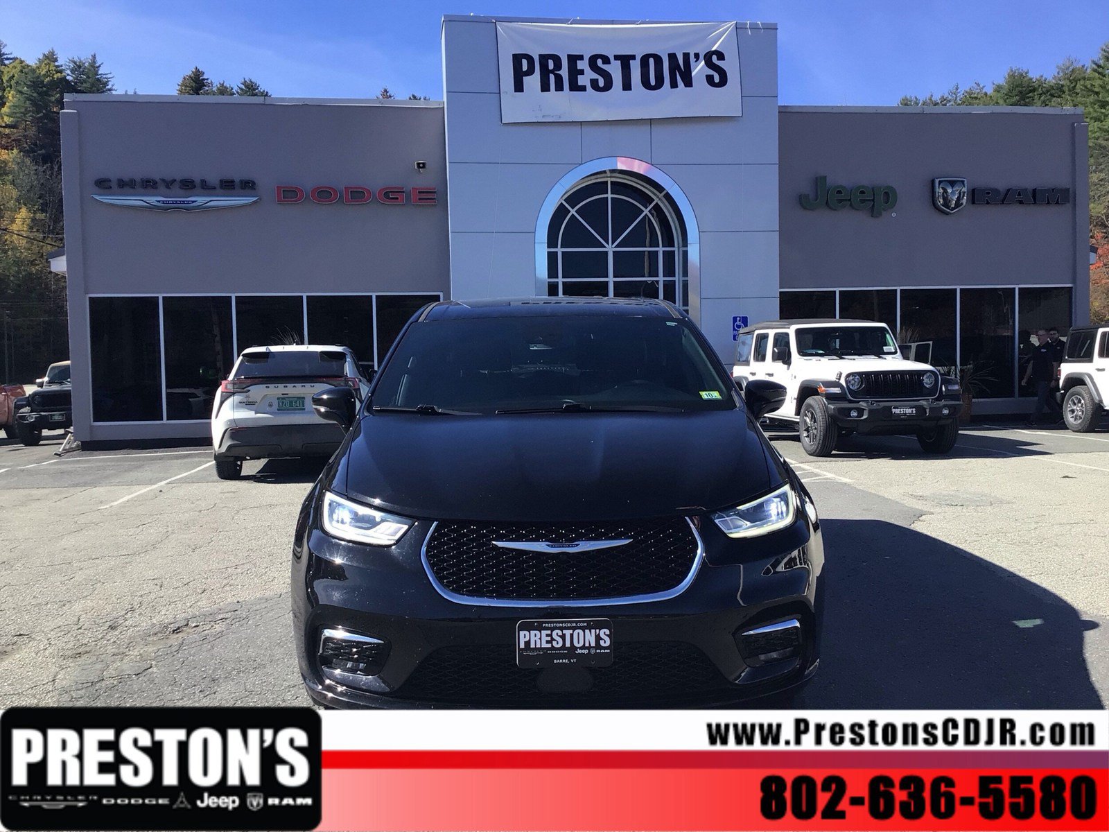 Used 2025 Chrysler Pacifica Select FWD image 9