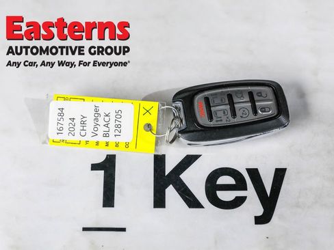 Used 2024 Chrysler Voyager LX image 23