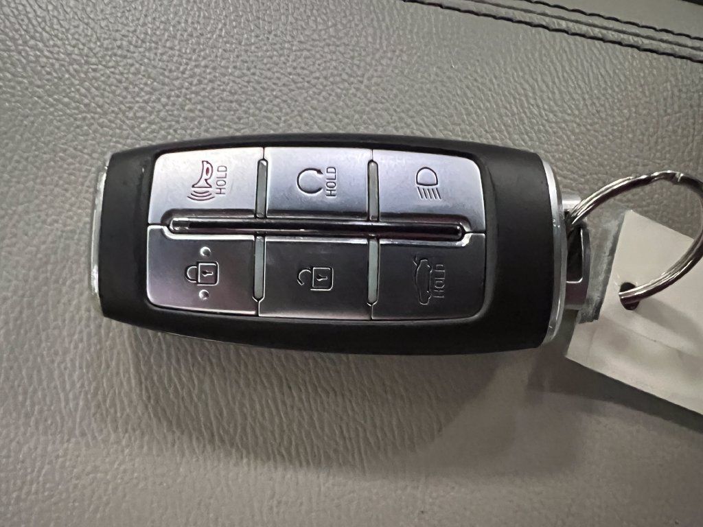 Used 2023 Genesis G70 2.0T RWD image 31