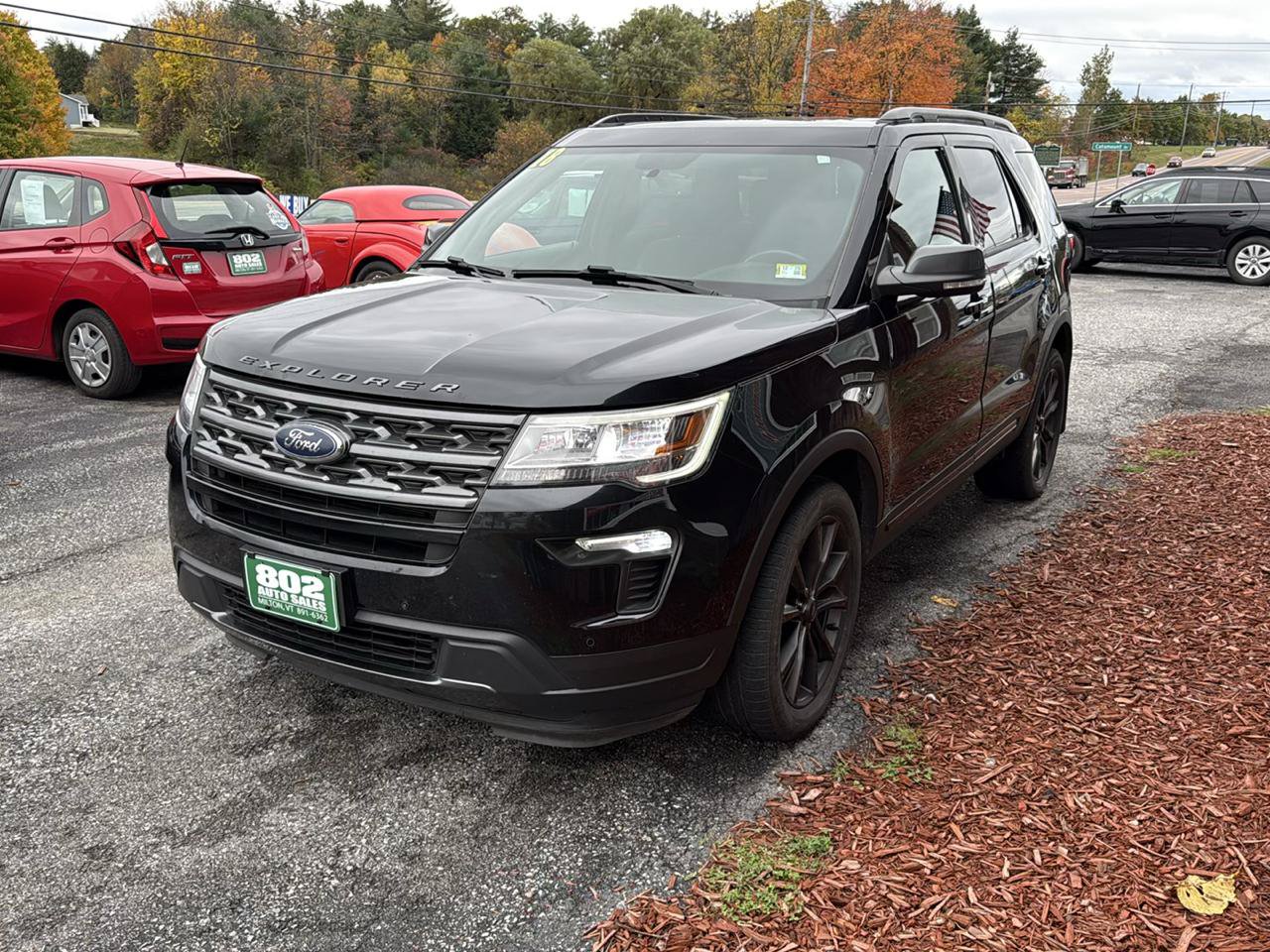 Used 2018 Ford Explorer XLT w/ Equipment Group 202A AWD/4WD image 3