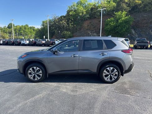 Used 2023 Nissan Rogue SV image 4