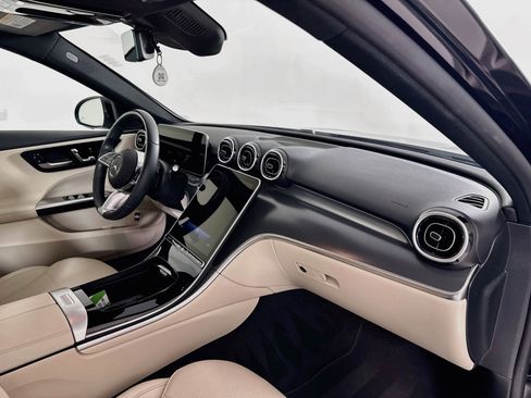 Used 2025 Mercedes-Benz C 300 Sedan image 30