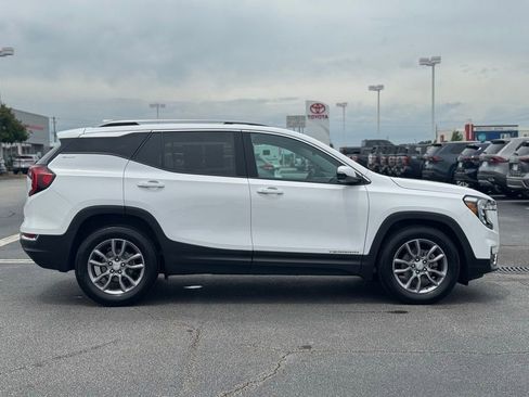 Used 2024 GMC Terrain SLT FWD image 7