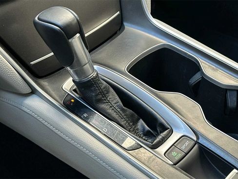 Used 2018 Honda Accord Touring image 25