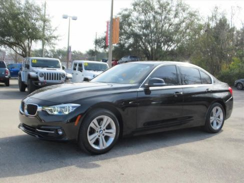 Used 2018 BMW 330i Sedan w/ Convenience Package image 3