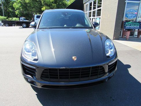 Used 2018 Porsche Macan AWD/4WD image 10