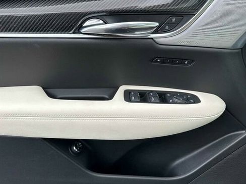 New 2025 Cadillac XT6 Sport image 11