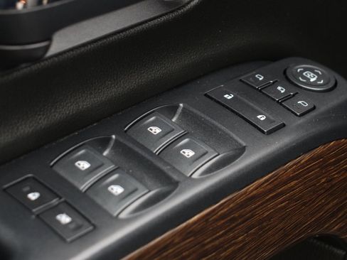 Used 2018 GMC Sierra 3500 Denali w/ Duramax Plus Package image 11