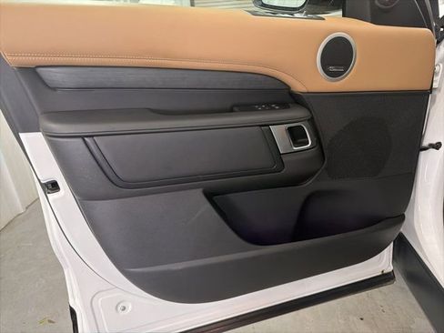 Used 2023 Land Rover Discovery HSE R-Dynamic image 9