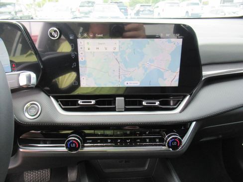 Used 2026 Chevrolet Equinox LT w/ Convenience Package II FWD image 26