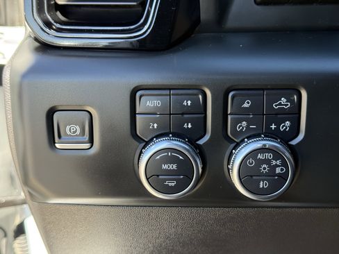 Used 2024 GMC Sierra 1500 AT4X image 24