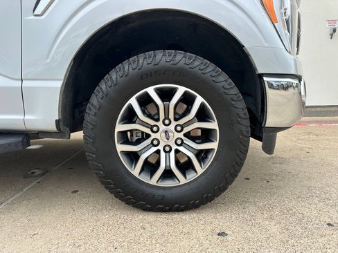 Used 2022 Ford F150 Lariat w/ Trailer Tow Package AWD/4WD image 9