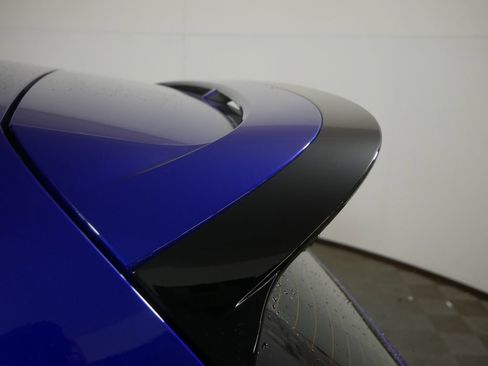 Used 2024 Volkswagen Golf R AWD/4WD image 9