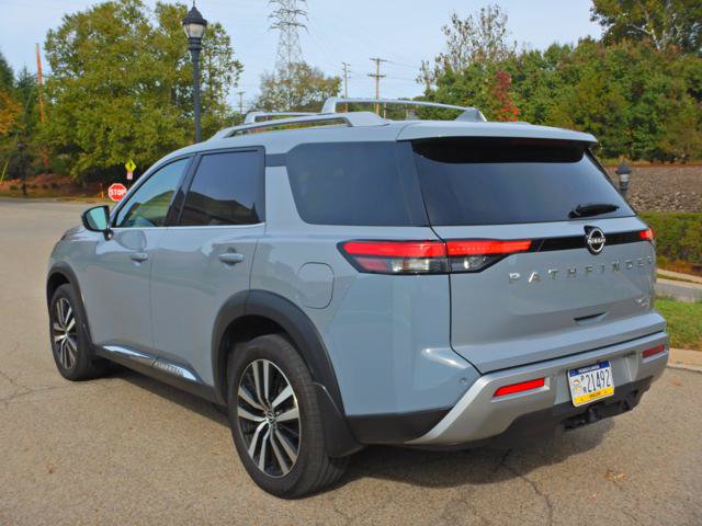 Used 2024 Nissan Pathfinder Platinum AWD/4WD image 6
