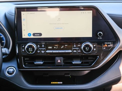 Used 2023 Toyota Highlander Limited FWD image 15