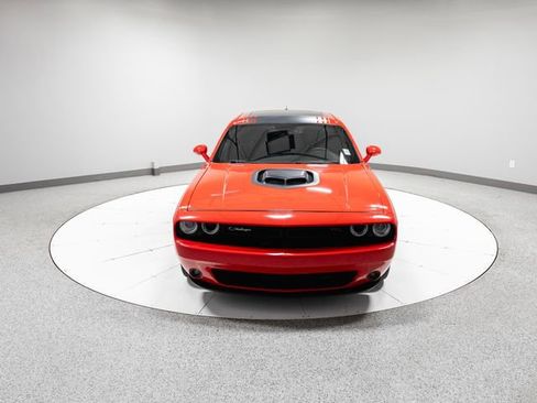 Used 2016 Dodge Challenger R/T image 25
