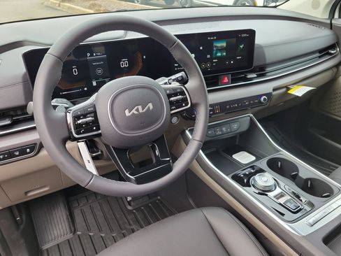 New 2026 Kia Carnival EX image 2