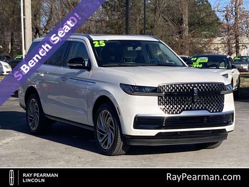 New 2025 Lincoln Navigator Reserve AWD/4WD image 1