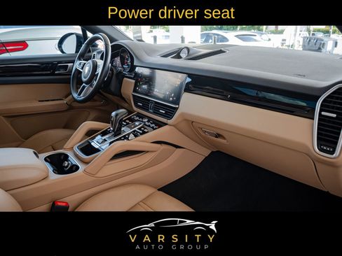 Used 2022 Porsche Cayenne Coupe w/ Premium Package image 17