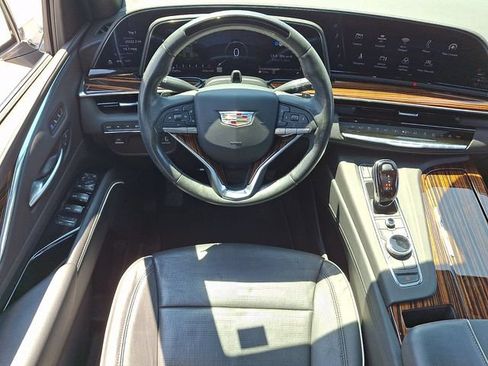 Certified 2024 Cadillac Escalade Premium Luxury AWD/4WD image 11