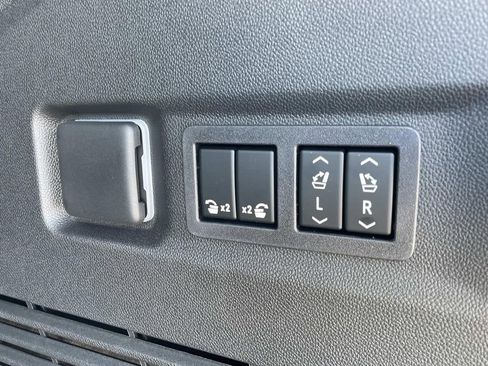 New 2026 Chevrolet Suburban Z71 w/ Comfort Package image 12