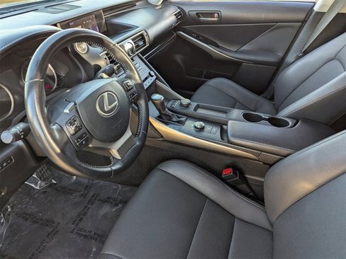Used 2019 Lexus IS 300 image 19