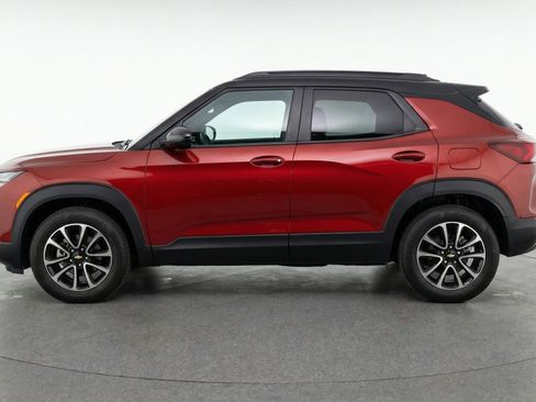 Used 2025 Chevrolet TrailBlazer LT image 5