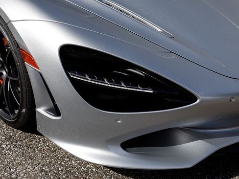 New 2026 McLaren 750S TechLux image 9