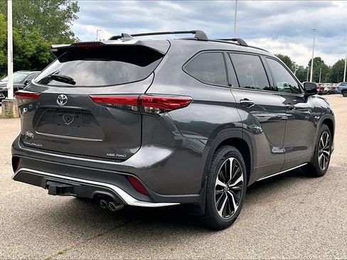 Used 2022 Toyota Highlander XSE AWD/4WD image 6
