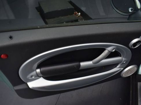 Used 2002 MINI Cooper Hardtop FWD image 9