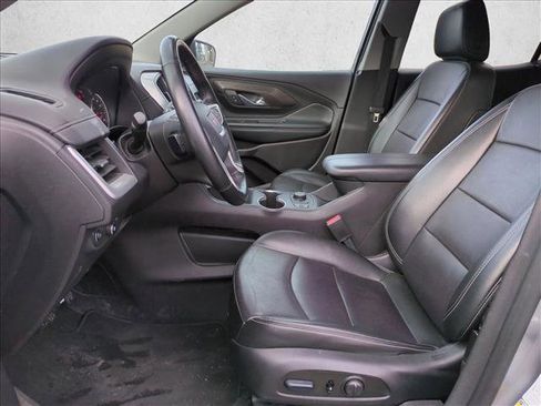 Used 2024 GMC Terrain SLT image 17