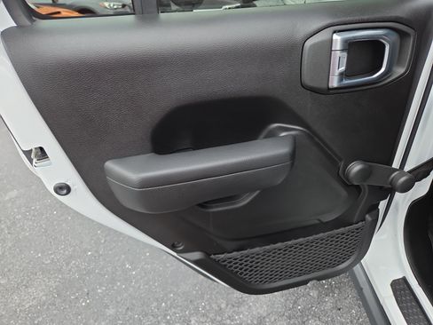 Certified 2022 Jeep Wrangler Unlimited Sport AWD/4WD image 22