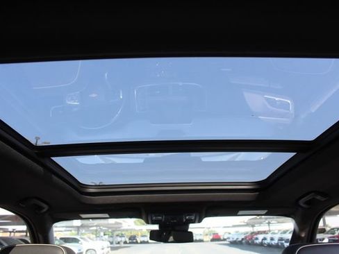 Used 2023 Chevrolet Tahoe Premier AWD/4WD image 21