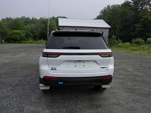 New 2024 Jeep Grand Cherokee Trailhawk w/ Advanced Protech Group II image 7