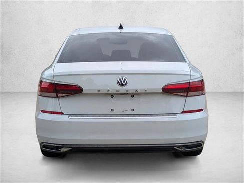 Used 2022 Volkswagen Passat 2.0T SE FWD image 6