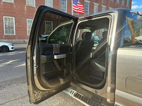 Used 2018 Ford F250 Lariat w/ Lariat Ultimate Package image 13