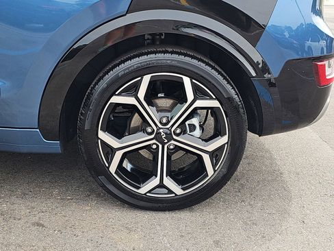 Used 2023 Kia Niro SX Touring FWD image 34