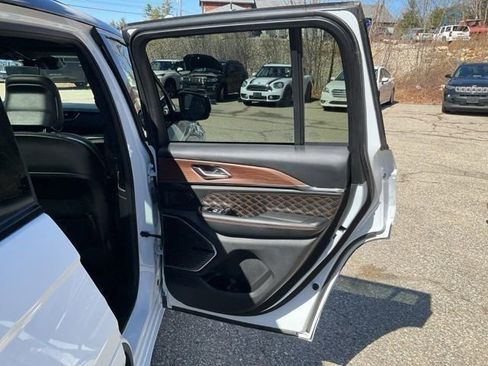 Used 2024 Jeep Grand Cherokee Summit w/ Adv Protech Group IV AWD/4WD image 41