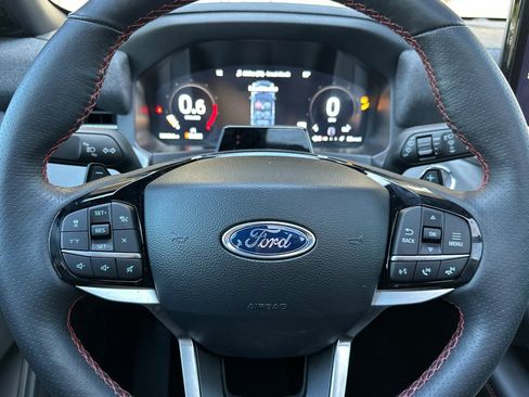 Used 2025 Ford Explorer ST image 21