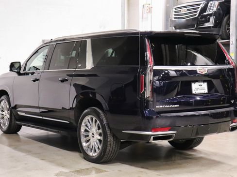 Certified 2022 Cadillac Escalade ESV Premium Luxury image 3